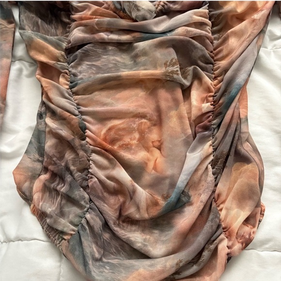 PrettyLittleThing Renaissance Ruched Off-Shoulder Bodysuit - Picture 4 of 6